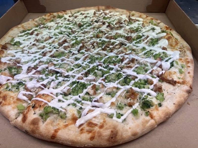 Broccoli chicken ranch pizza.
